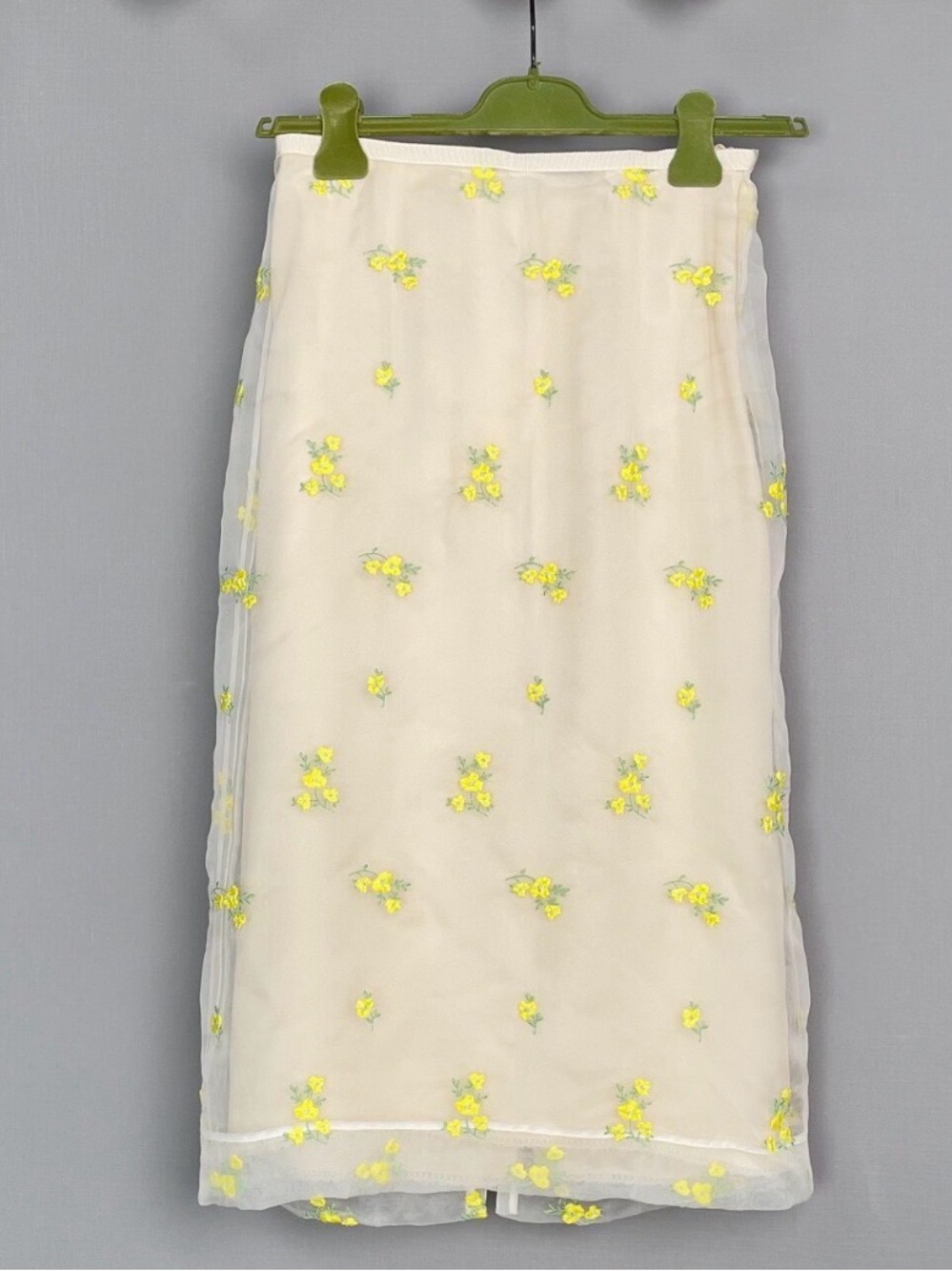 Gucci Cream Midi Skirt with Yellow Floral Embroidery